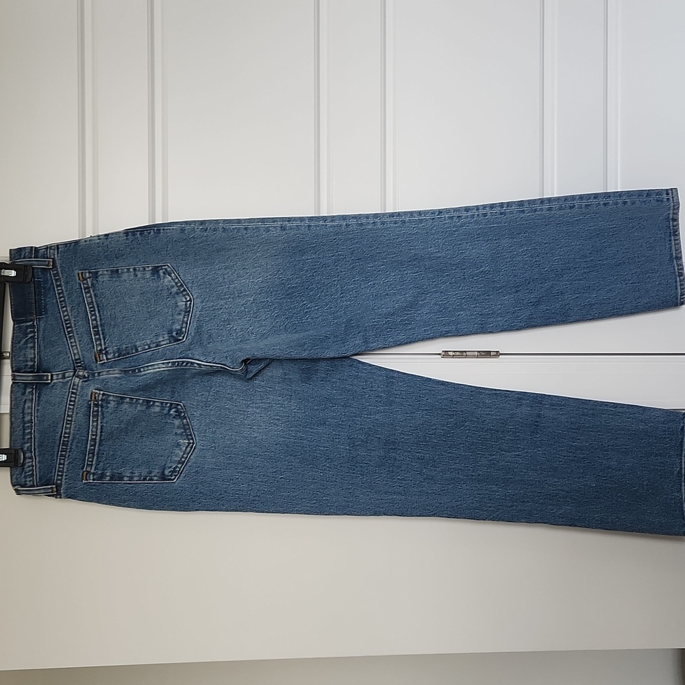 Never been Worn Abercrombie & Fitch Medium Blue Denim Jeans - Picture 2 of 3